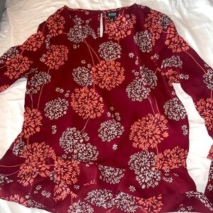 Long sleeve maroon top